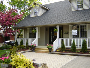 CAPE HOUSE B&B a Bed and Breakfast in Niagara-on-the-Lake.  Welcome to our home!
